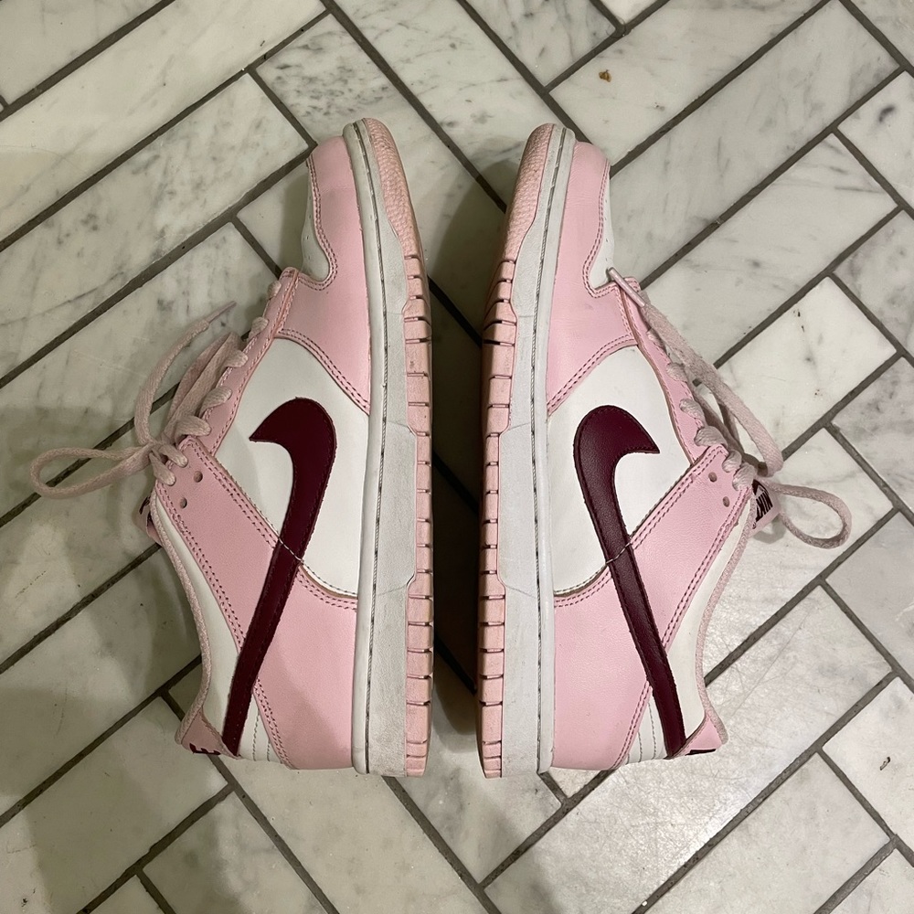 Nike DUNK LOW GS 'PINK FOAM'  Beetroot 6Y US 8 Djerf - Picture 2 of 6